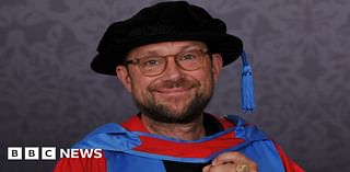Blur star Damon Albarn awarded degree from University of Exeter
