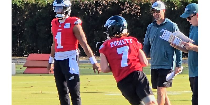 Eagles injury report: Jalen Hurts watches from the side; 2 starters returns to practice