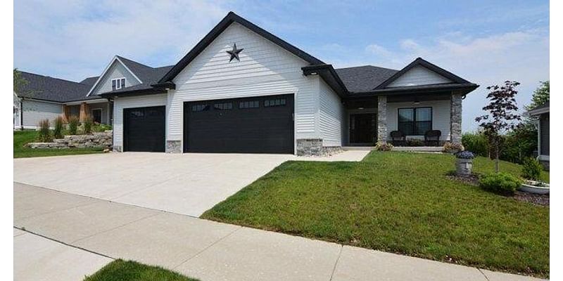 5 Bedroom Home in Waunakee - $839,900