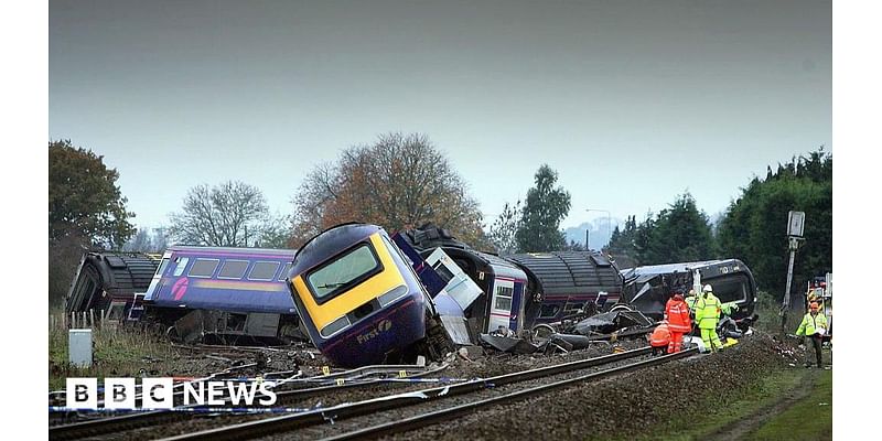 Remembering the Ufton Nervet rail crash in Berkshire 20 years on