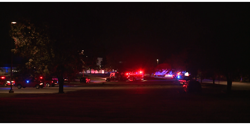 Commercial business catches fire Friday night in Des Moines