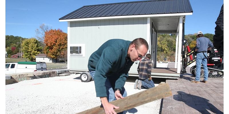 Portable retail stalls arrive in Utica, plaza is ‘getting there,’ mayor says