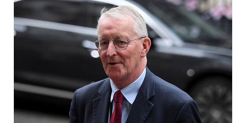 Benn meets Free Presbyterian Church on school fees