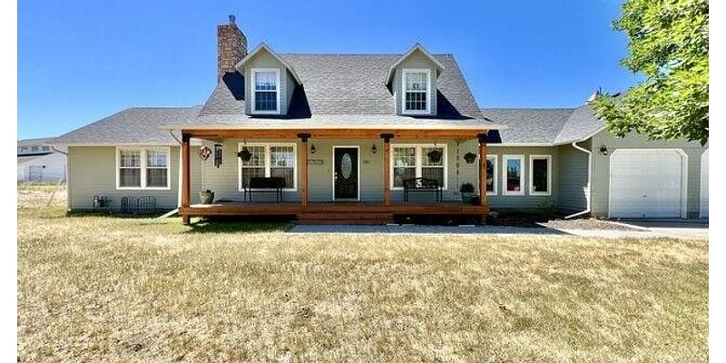3 Bedroom Home in Spring Creek - $636,000