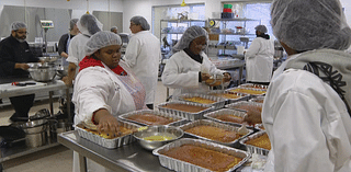 Chicago students raise, cook early Thanksgiving dinner for hundreds