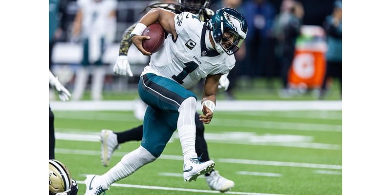 Eagles score late, hand Saints first loss